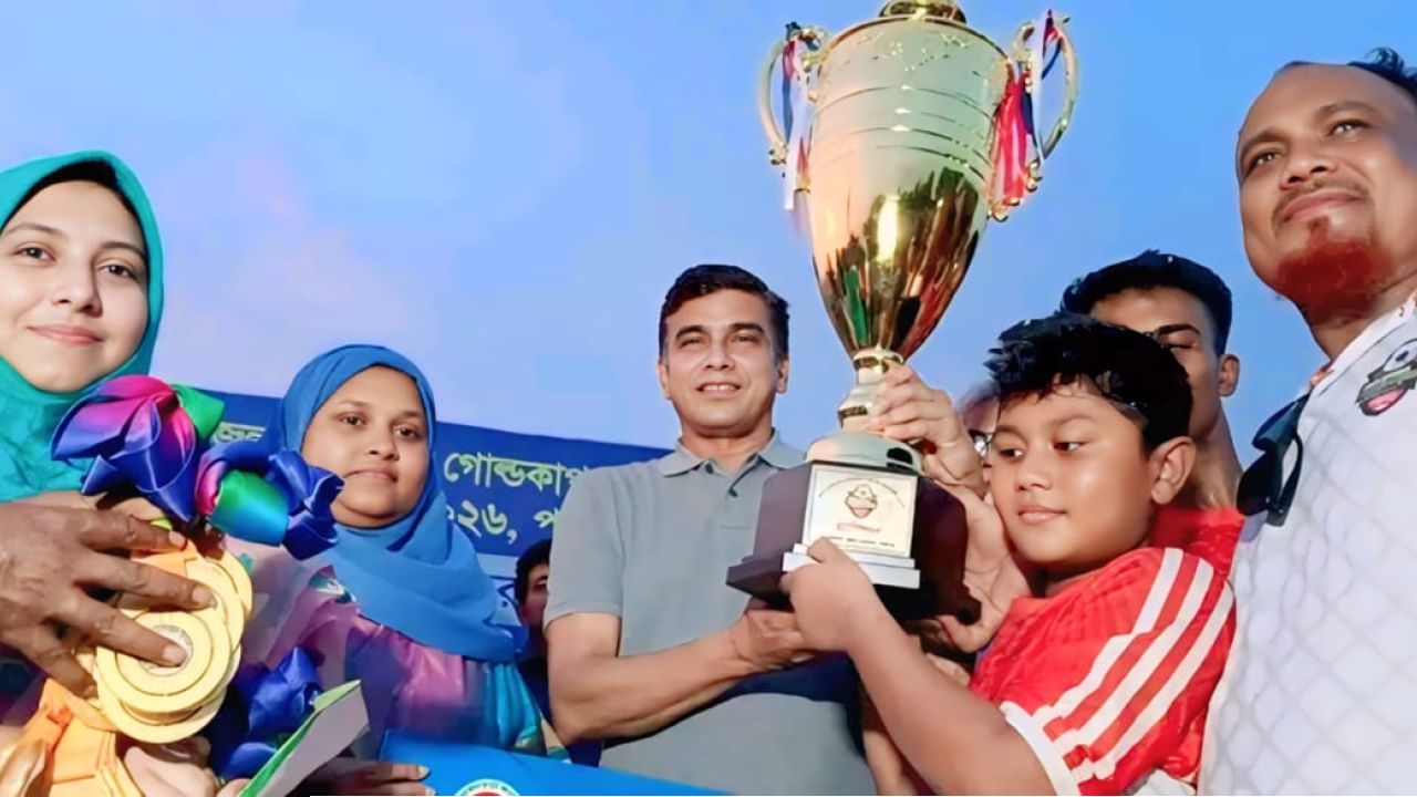 পঞ্চগড়ে জেলা প্রশাসক গোল্ডকাপের ফাইনালে প্রতিমন্ত্রী ফরহাদ হোসেন আজাদ