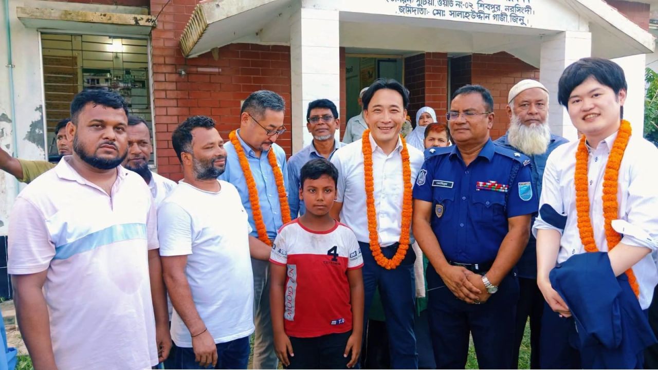 শিবপুরে জাপানি প্রতিনিধি দলের কমিউনিটি ক্লিনিক পরিদর্শন তৃণমূল স্বাস্থ্যসেবার খোঁজখবর গ্রহণ