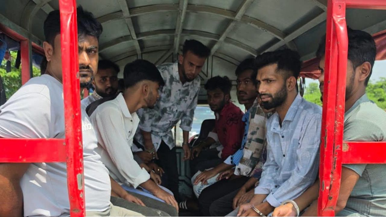 রূপগঞ্জে মিছিলের প্রস্তুতির সময় ১৫ জন আটক