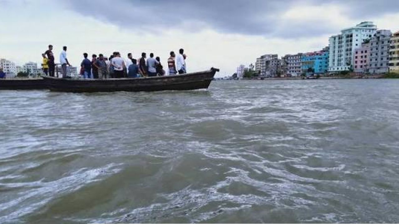 নারায়ণগঞ্জে শীতলক্ষ্যা নদী থেকে অজ্ঞাত ব্যক্তির মরদেহ উদ্ধার শনাক্তের চেষ্টা